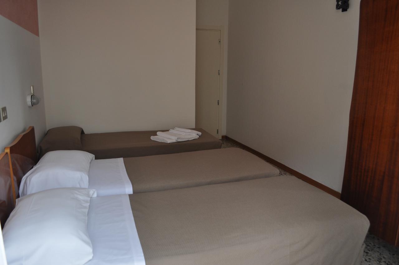 Hotel Urano Κατόλικα Εξωτερικό φωτογραφία