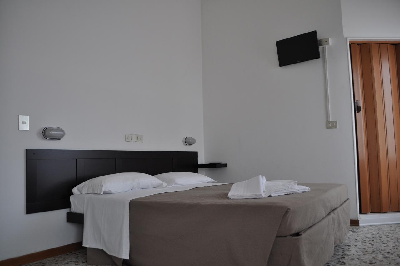 Hotel Urano Κατόλικα Εξωτερικό φωτογραφία