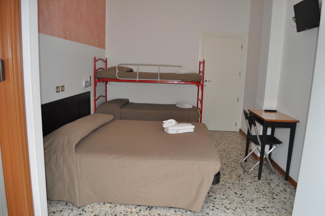 Hotel Urano Κατόλικα Εξωτερικό φωτογραφία