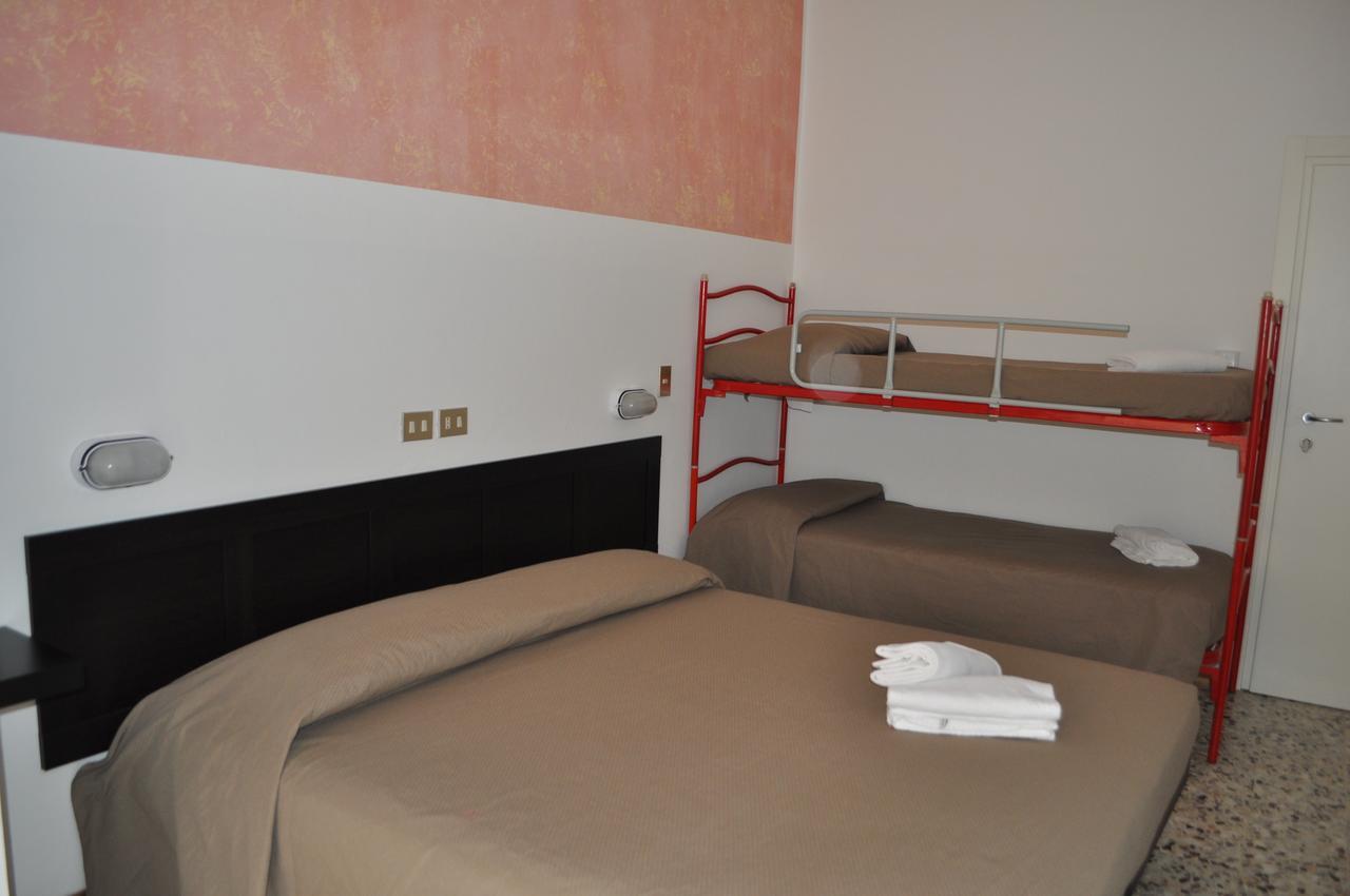 Hotel Urano Κατόλικα Εξωτερικό φωτογραφία