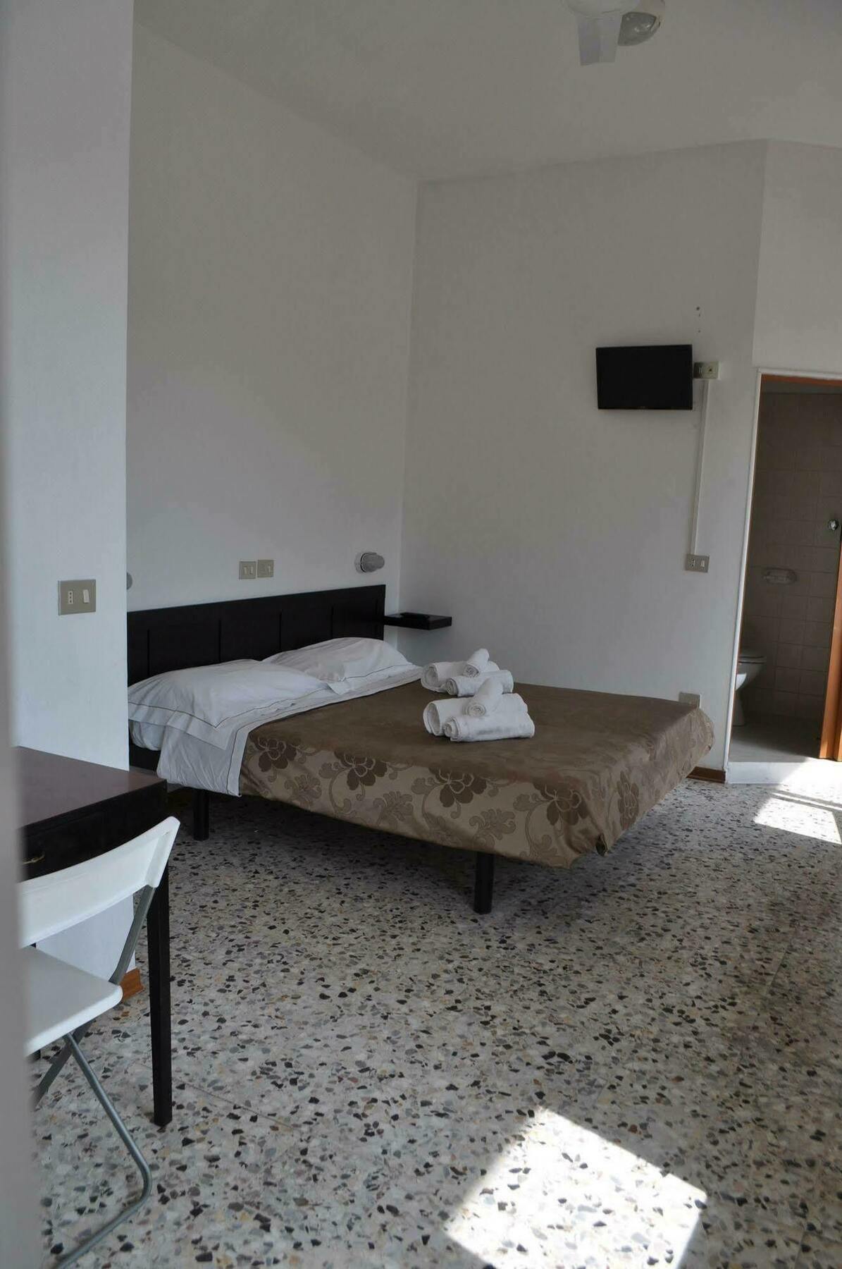 Hotel Urano Κατόλικα Εξωτερικό φωτογραφία