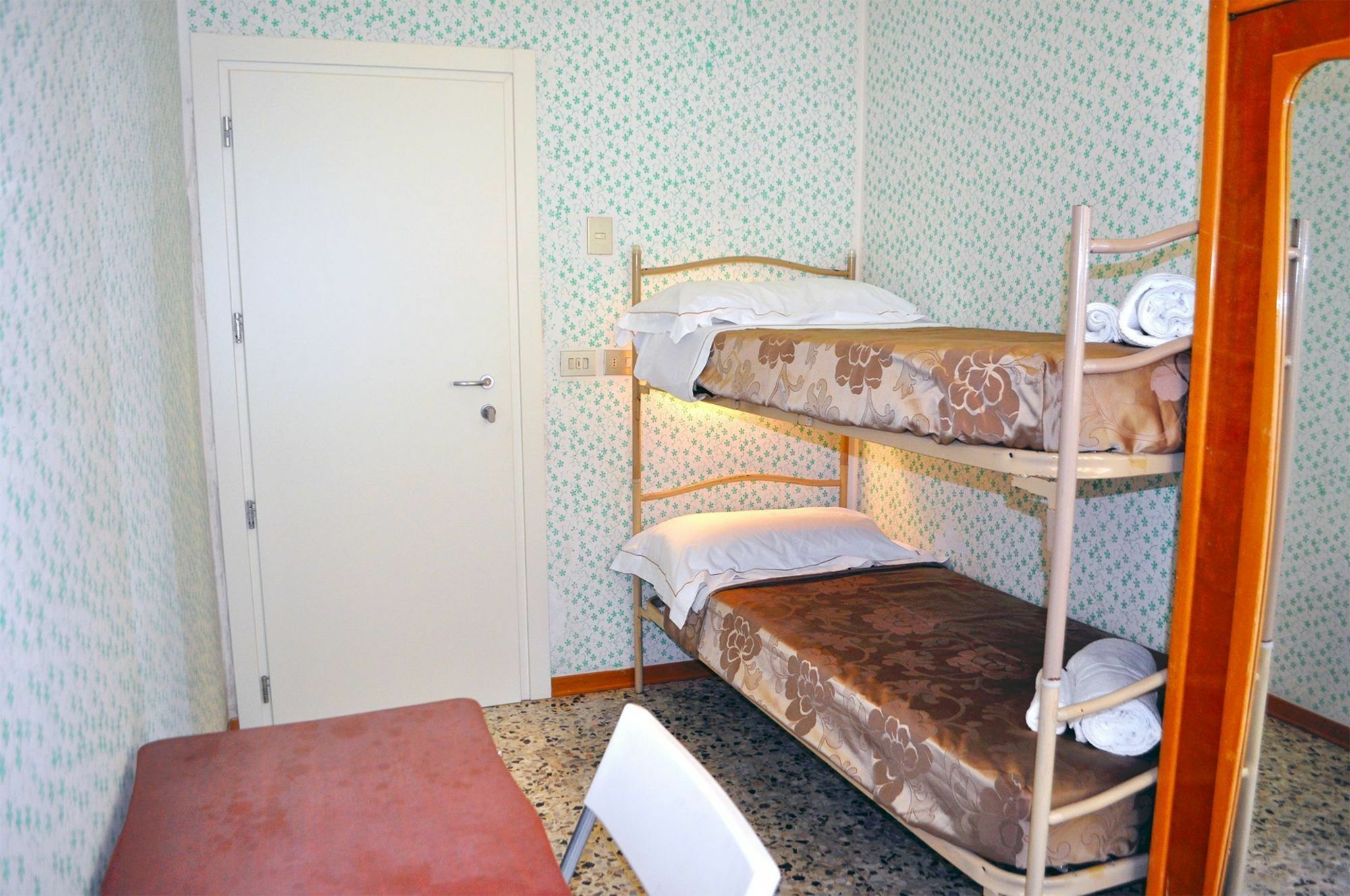 Hotel Urano Κατόλικα Εξωτερικό φωτογραφία