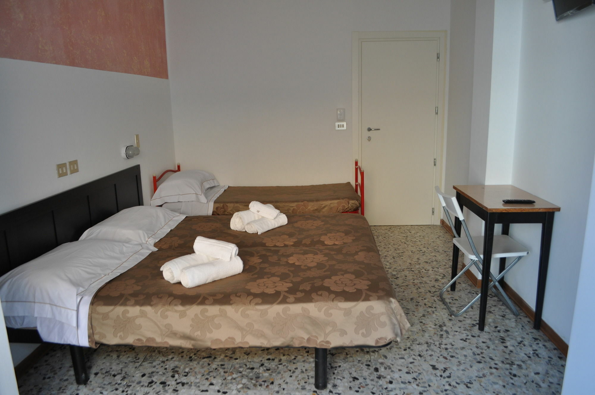 Hotel Urano Κατόλικα Εξωτερικό φωτογραφία
