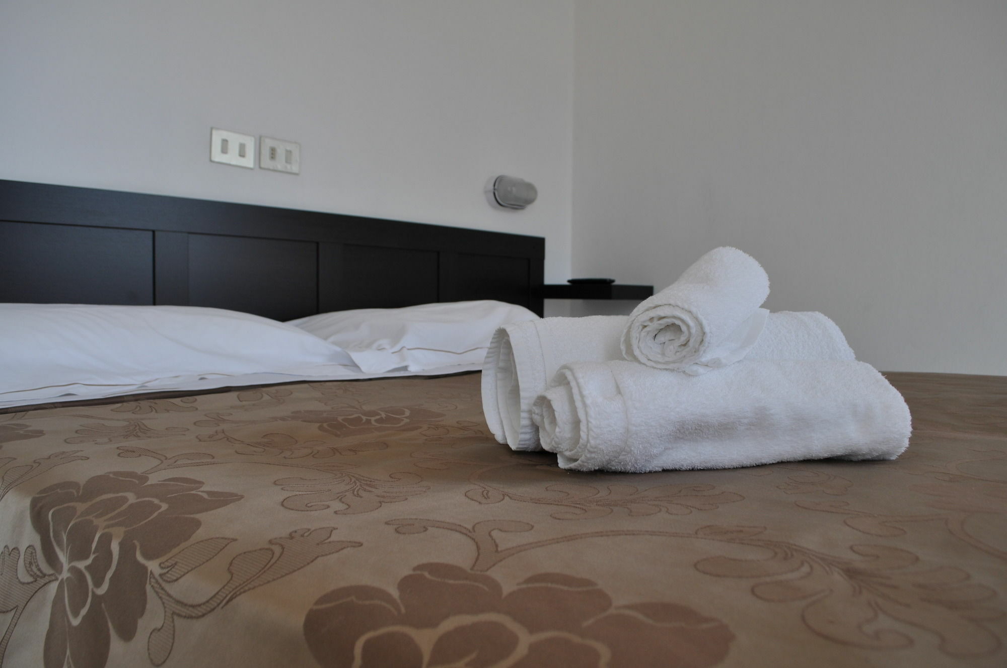 Hotel Urano Κατόλικα Εξωτερικό φωτογραφία